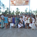 Grupo de periodistas que visitaron el Club de Playa Pearl en el Hotel Catalina de Punta Cana
