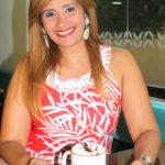 Laura Caminero, tomando cafe, coffee, coffeelover, foodie