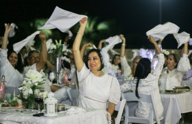 Celebran  en Santo Domingo la tercera versión del evento parisino Le Diner en Blanc