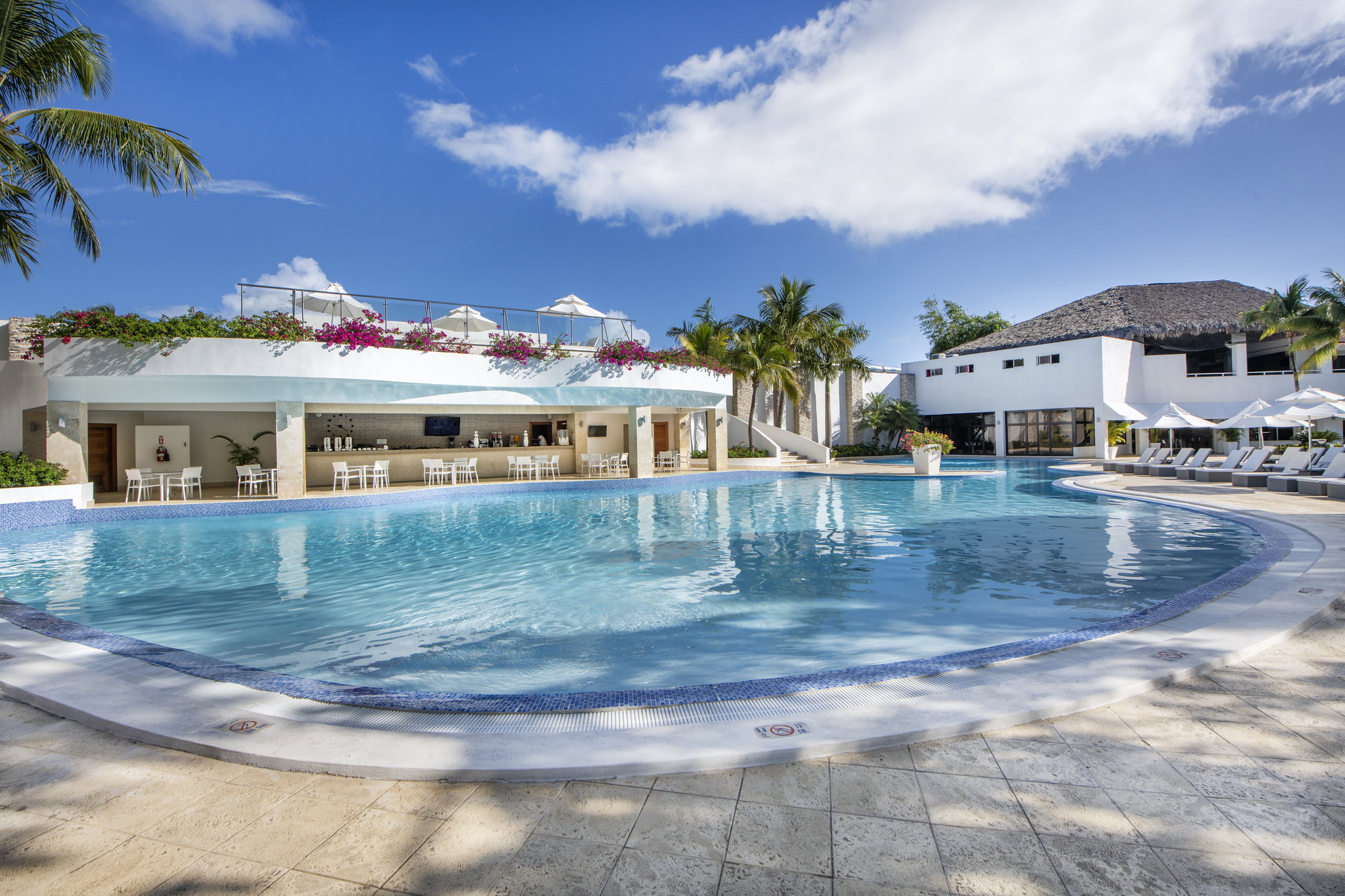 Para Huéspedes mayores 18 años Hotel Viva Wyndham V Heavens de Playa Dorada reinicia servicios