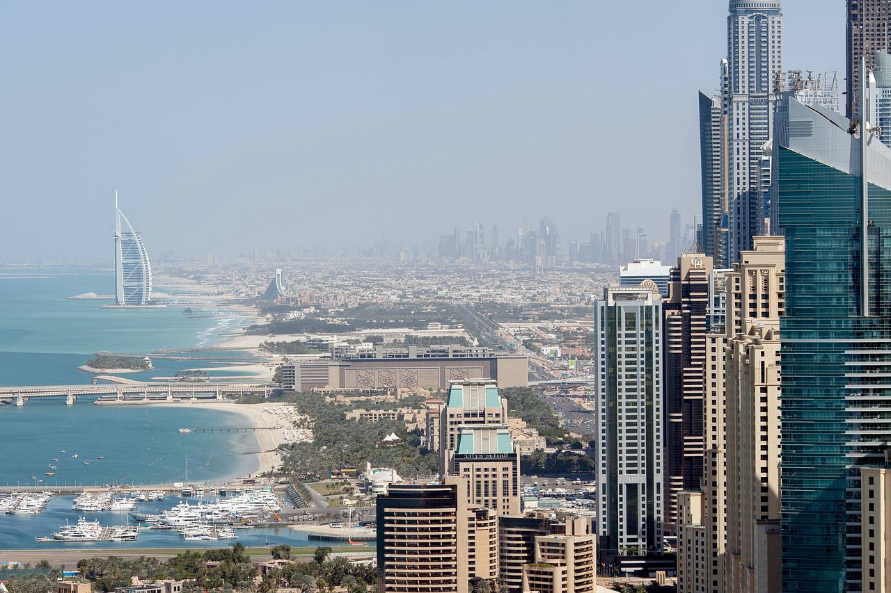 A la espera del MUNDIAL de Fútbol: Qatar y Dubái buscan hasta 70% de profesionales mujeres para apertura de hoteles de lujo