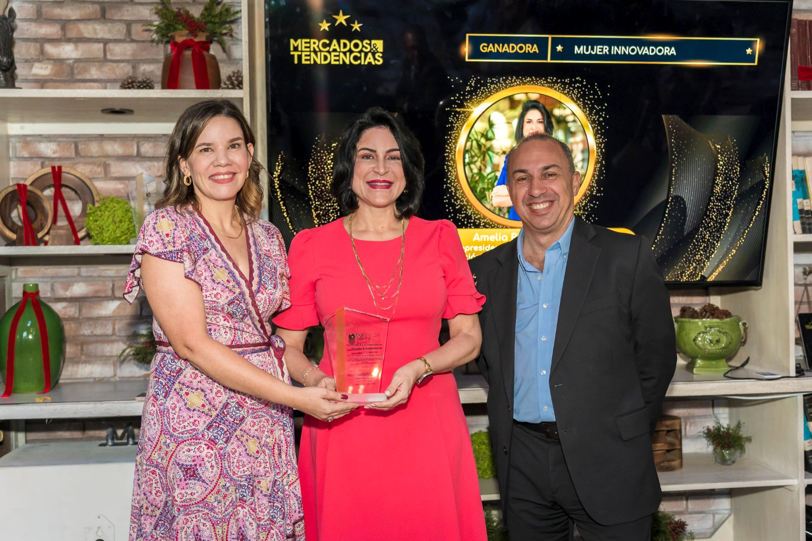 Amelia Reyes Mora galardonada como mujer innovadora en los Connecta Awards 2023 RD