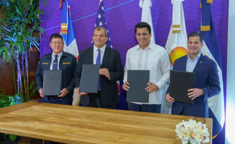 Turismo y Embajada Americana firman acuerdo para seguridad de turistas