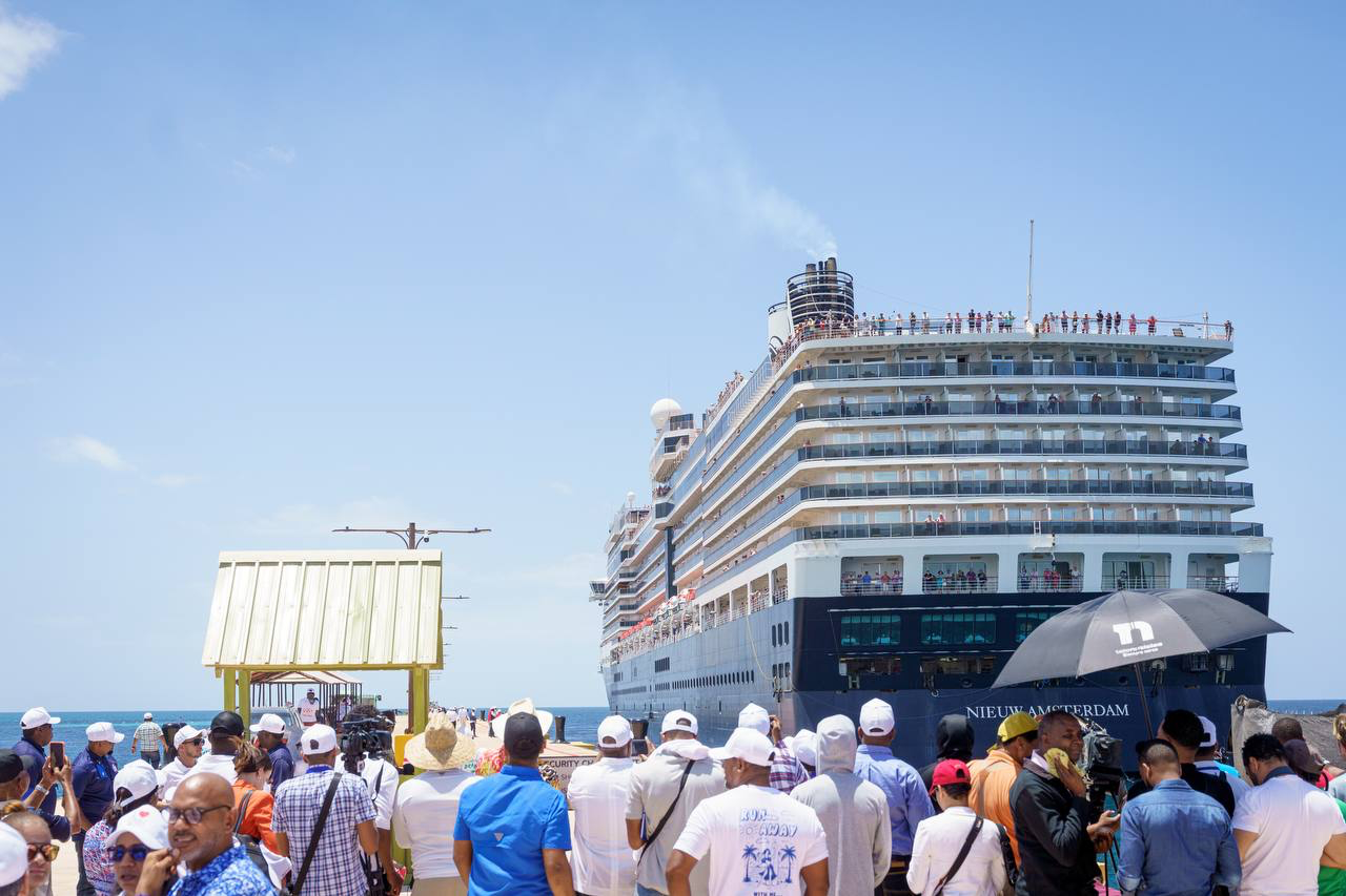Cabo Rojo recibe su segundo crucero con aproximadamente 2 mil pasajeros