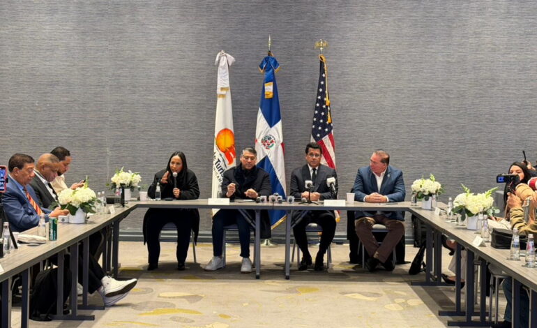 A partir de primavera de 2026, Ministerio de Turismo de RD y Arajet anuncian la tercera ruta diaria a Nueva York