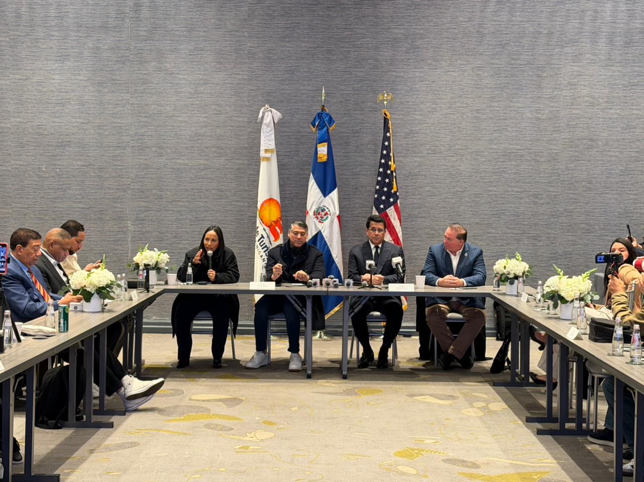 A partir de primavera de 2026, Ministerio de Turismo de RD y Arajet anuncian la tercera ruta diaria a Nueva York