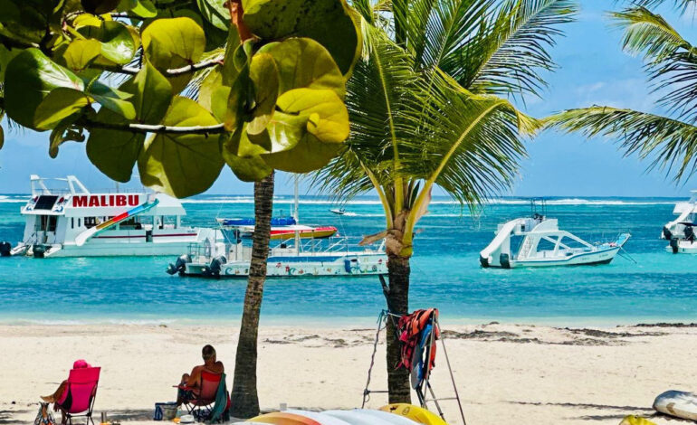 Adompretur exhorta regular el caos marítimo en franja de bañistas en playa de Bávaro