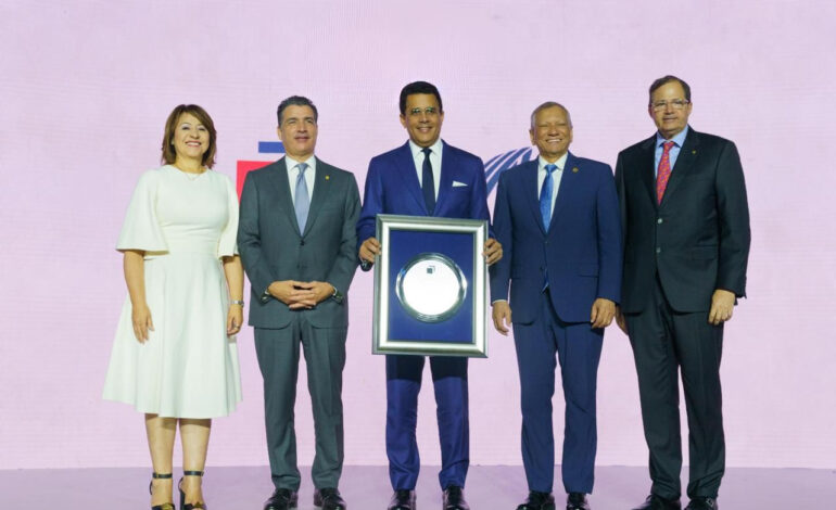 Asociación de Bancos de la República Dominicana reconoce labor del ministro David Collado