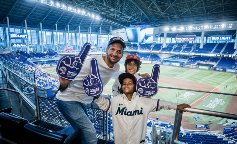 Un sueño hecho realidad: Arajet sorprende a un padre dominicano con un viaje exclusivo junto a su familia al Marlins Park de Miami
