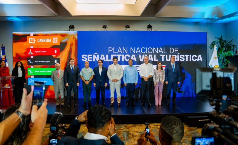 Turismo y RD Vial unen esfuerzos para implementar señalética turística a nivel nacional